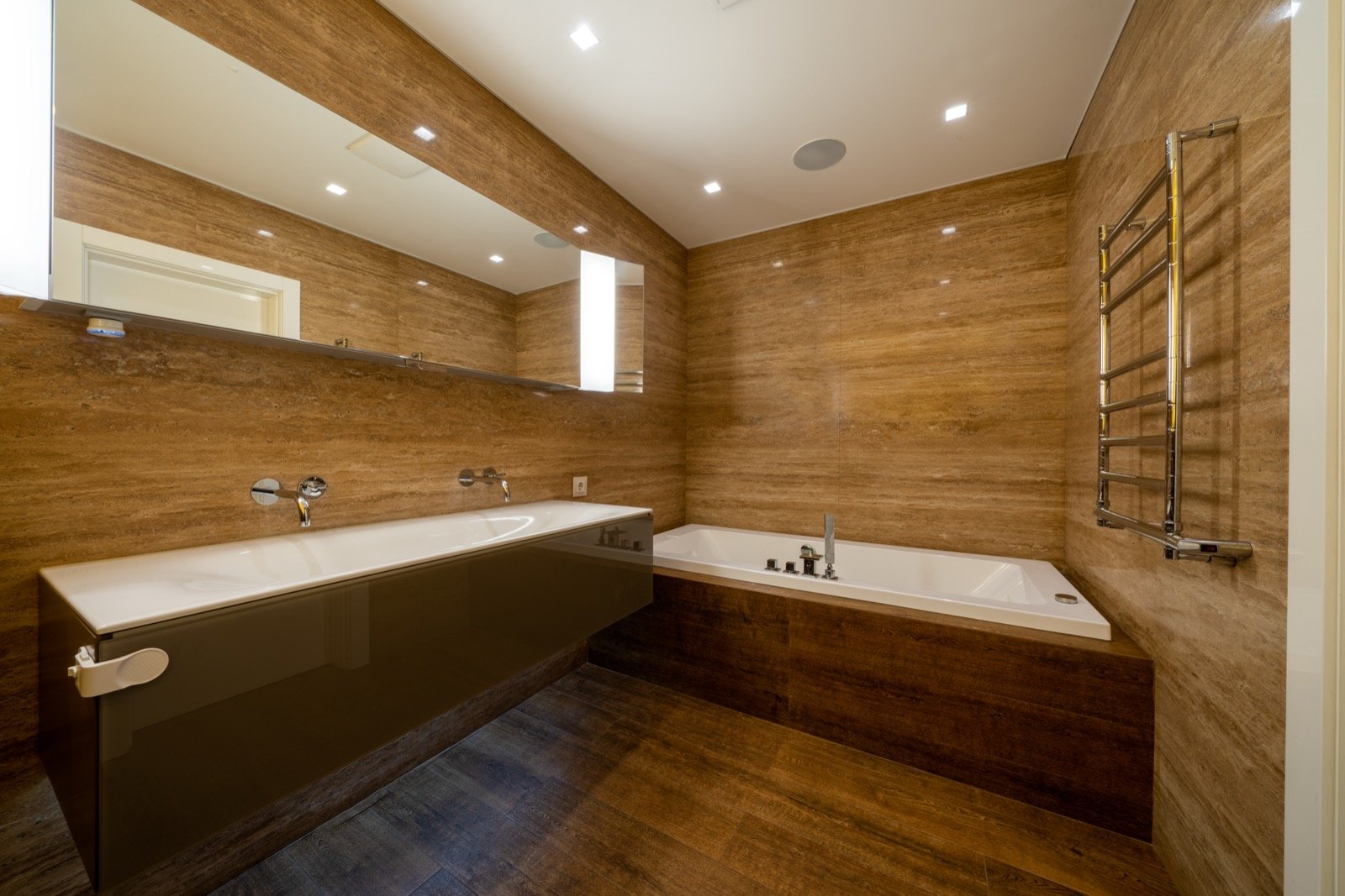 Baño Madera y Piedra